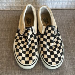 Classic Checkered Vans size 7.5